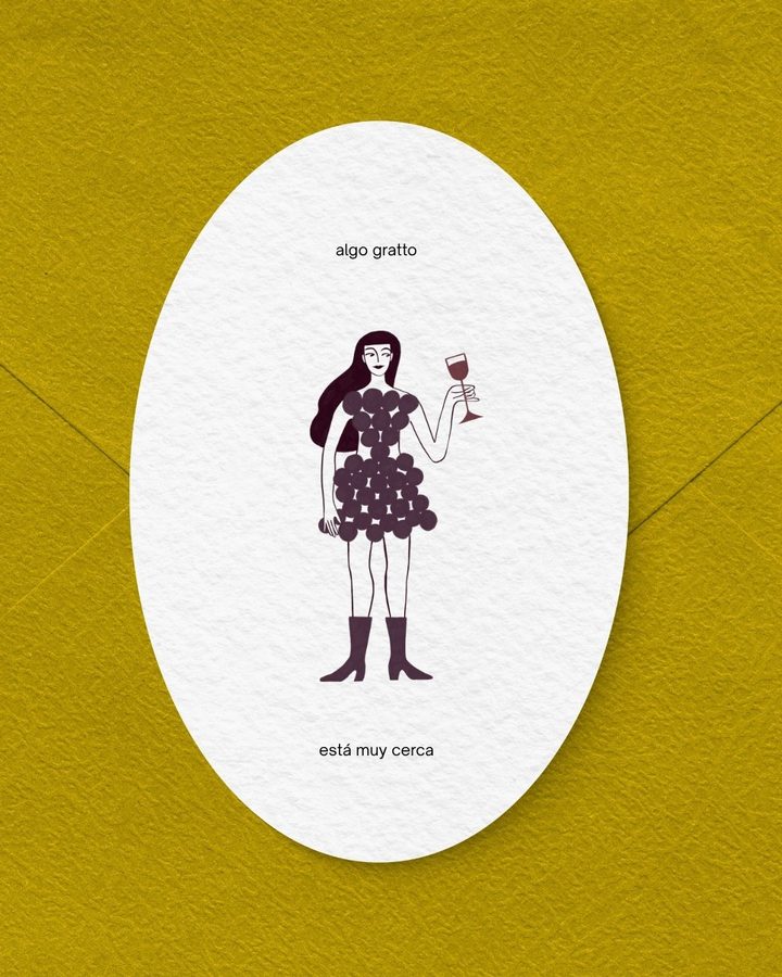 Ilustración de una mujer con vestido de uvas levantando una copa.